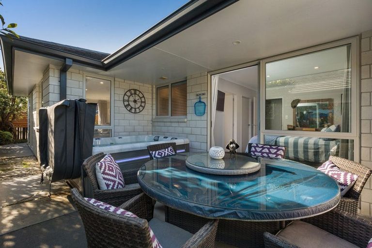 Photo of property in 1 Long Acre Close, Katikati, 3129