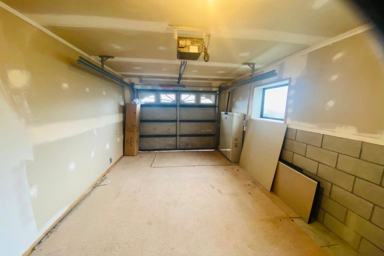 Photo of property in 27 Hale Crescent, Bayview, Auckland, 0629