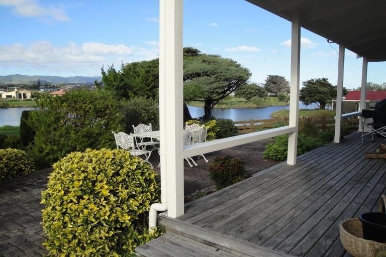 Photo of property in 168 Tutere Street, Waikanae Beach, Waikanae, 5036