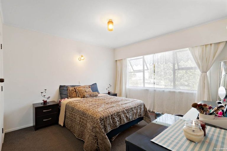 Photo of property in 1/34 Mcleod Road, Henderson, Auckland, 0612