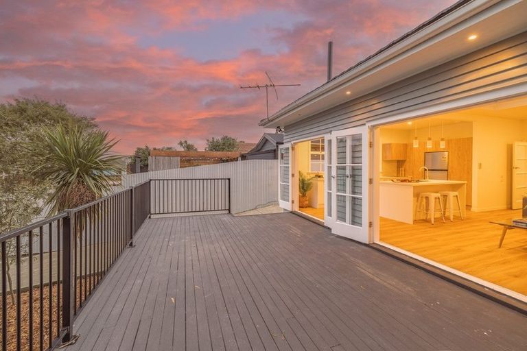 Photo of property in 119 Bowhill Road, New Brighton, Christchurch, 8083