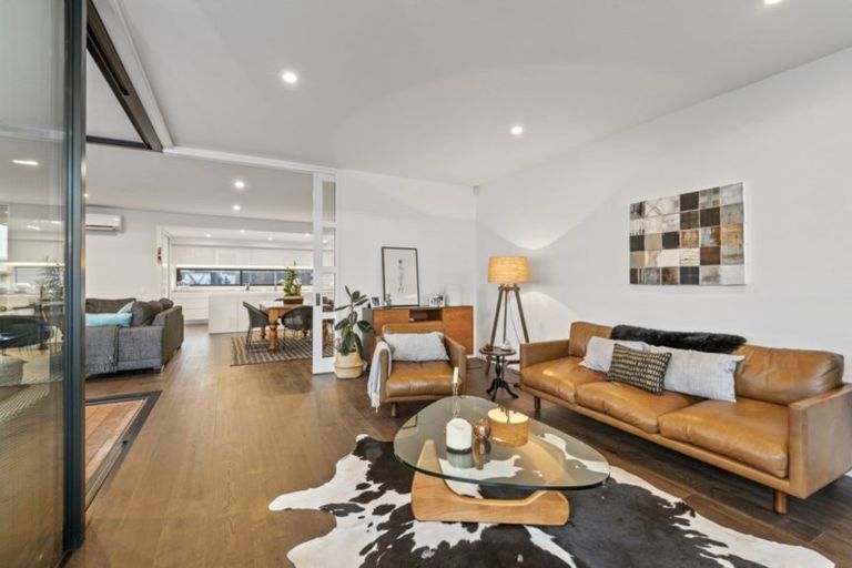 Photo of property in 64 Clyde Road, Ilam, Christchurch, 8041