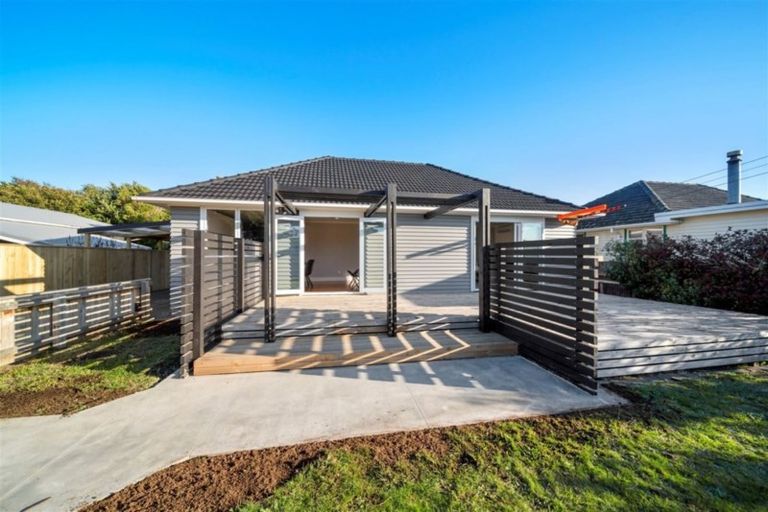 Photo of property in 273 South Road, Hawera, 4610