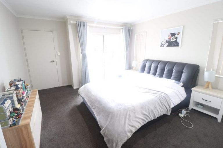 Photo of property in 15 Bonny Crescent, Massey, Auckland, 0614