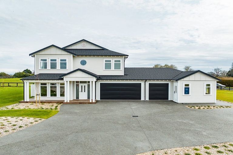 Photo of property in 4 Sunline Drive, Leamington, Cambridge, 3432