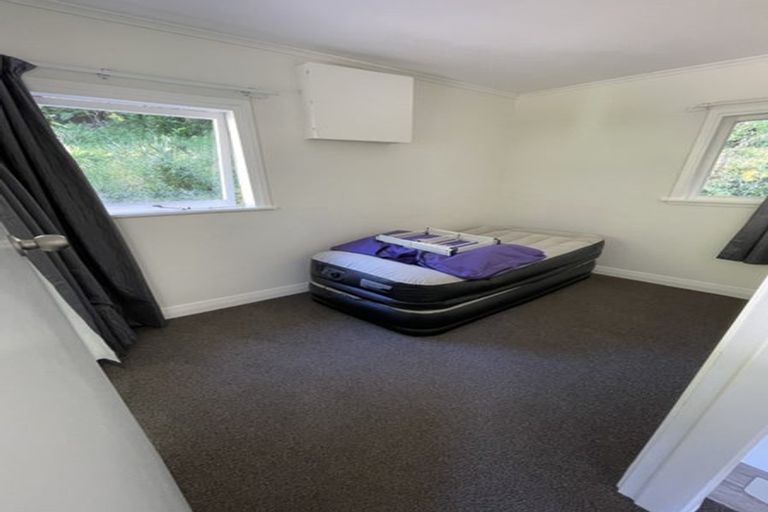 Photo of property in 2/8 Kaitawa Road, York Bay, Lower Hutt, 5013