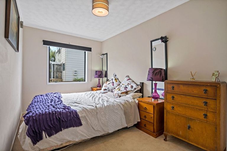 Photo of property in 2/14 Ceramco Place, Torbay, Auckland, 0630