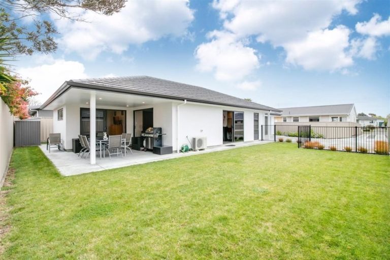 Photo of property in 39a Merton Crescent, Pirimai, Napier, 4112