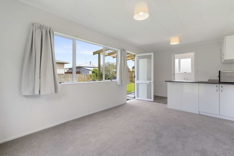 Photo of property in 8 Charles Road, Hannahs Bay, Rotorua, 3010