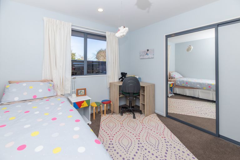 Photo of property in 18 Durrell Way, Rolleston, 7614