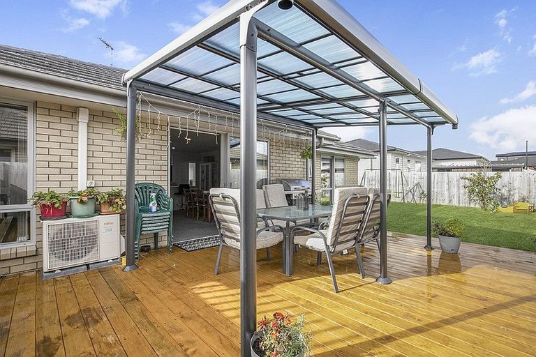 Photo of property in 15 Lamborn Drive, Papakura, 2110