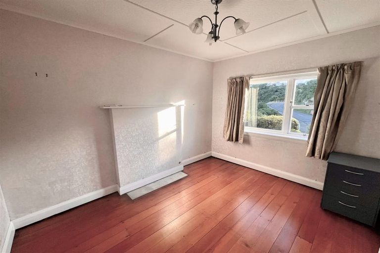 Photo of property in 77 Houghton Bay Road, Houghton Bay, Wellington, 6023