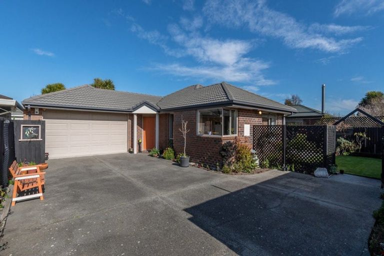 Photo of property in 102a Prestons Road, Redwood, Christchurch, 8051