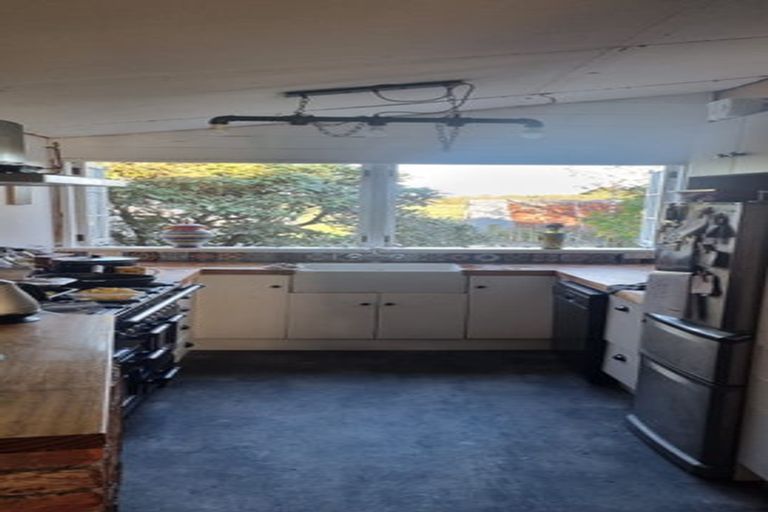 Photo of property in 150 Wirihana Road, Hawera, 4674