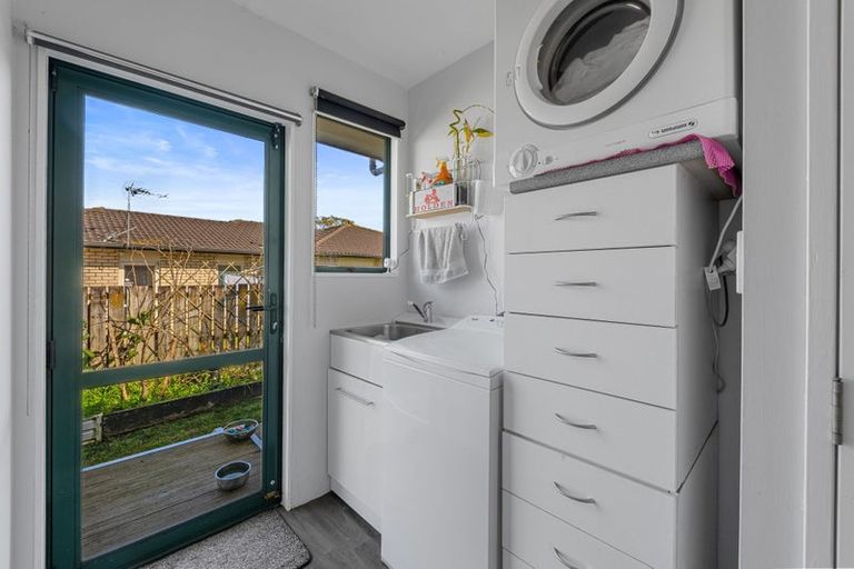 Photo of property in 10 Volta Place, Clendon Park, Auckland, 2103