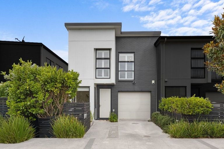 Photo of property in 21 Grey Warbler Road, Hobsonville, Auckland, 0616
