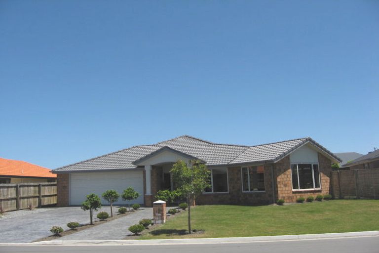 Photo of property in 10 Papaumu Green, Parklands, Christchurch, 8083