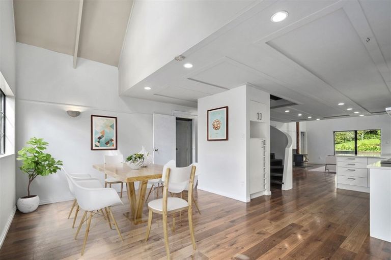 Photo of property in 87 Tawa Road, Kumeu, 0891