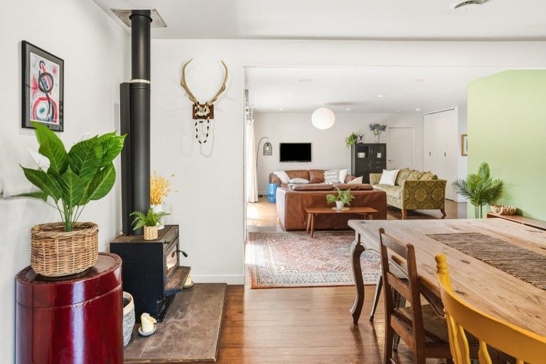 Photo of property in 37 Haruru Falls Road, Haruru, 0204