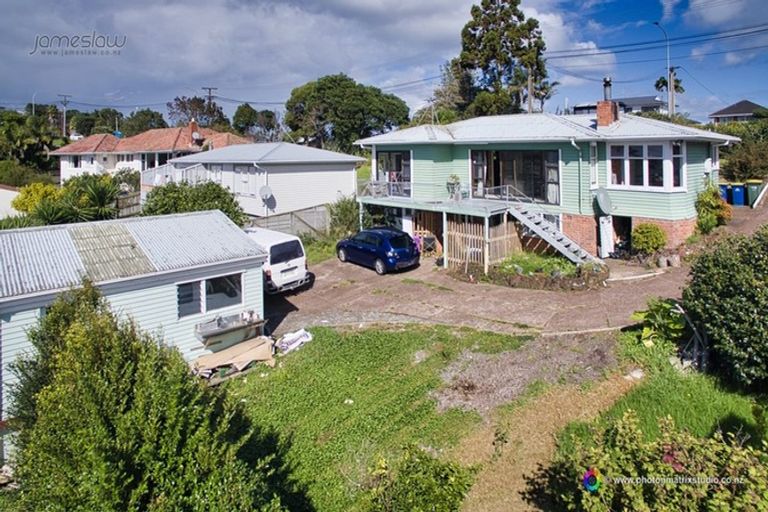 Photo of property in 545 East Coast Road, Browns Bay, Auckland, 0630