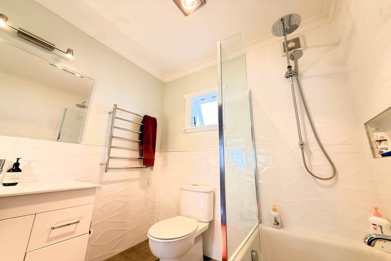 Photo of property in 4 Norton Park Avenue, Fairfield, Lower Hutt, 5011