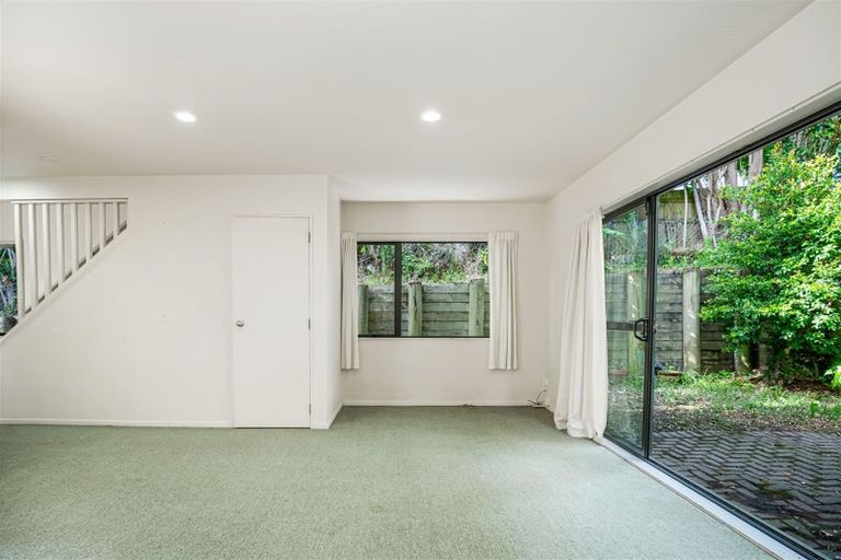 Photo of property in 135e Triangle Road, Massey, Auckland, 0614