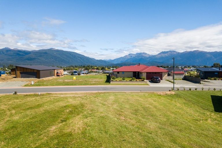 Photo of property in 52 Burnby Drive, Te Anau, 9679
