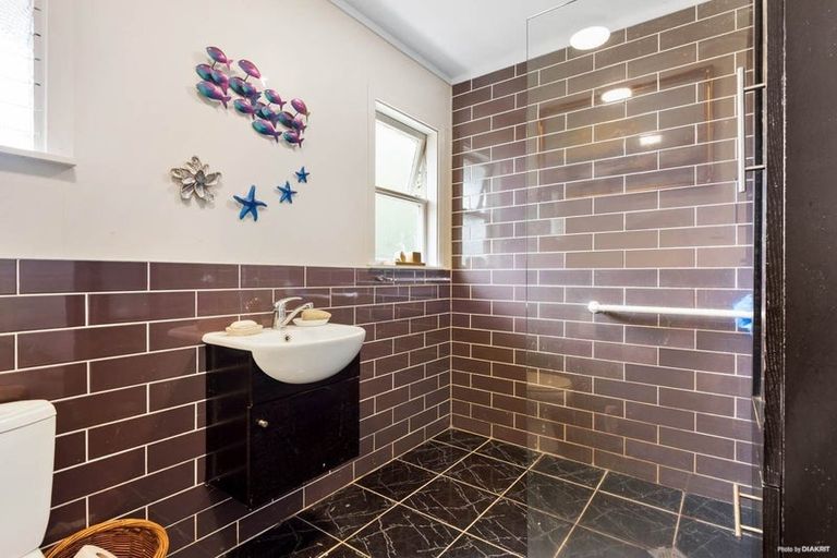 Photo of property in 17 Mildmay Road, Henderson, Auckland, 0610