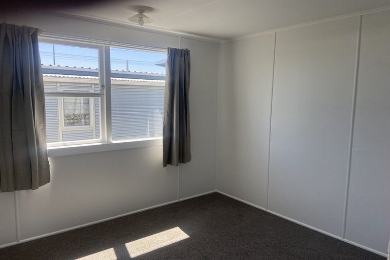Photo of property in 403 Hobsonville Road, Hobsonville, Auckland, 0618