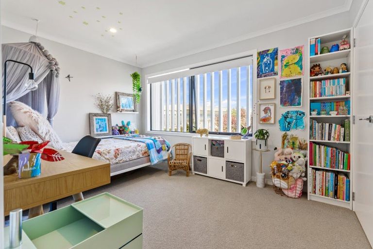 Photo of property in 21 Hudson Bay Road, Hobsonville, Auckland, 0616