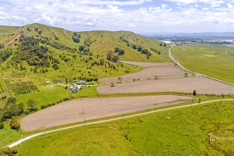 Photo of property in 1266 Wharerata Road, Muriwai, Gisborne, 4072