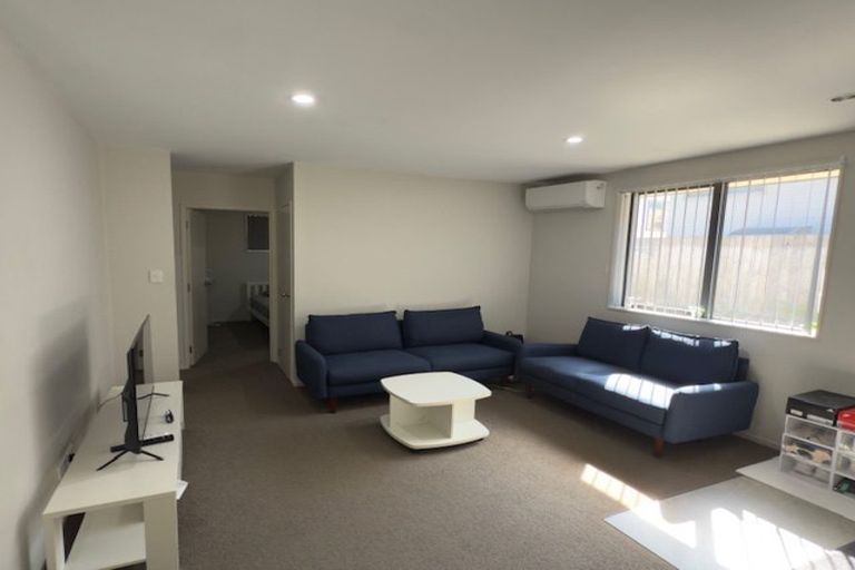 Photo of property in 12 Regency Place, Sunnynook, Auckland, 0632
