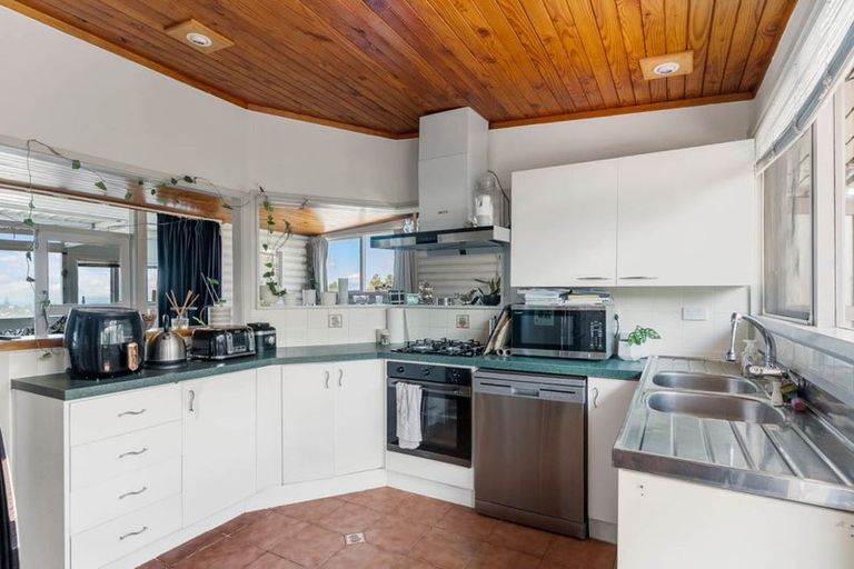 Photo of property in 334a Glenvar Road, Torbay, Auckland, 0630