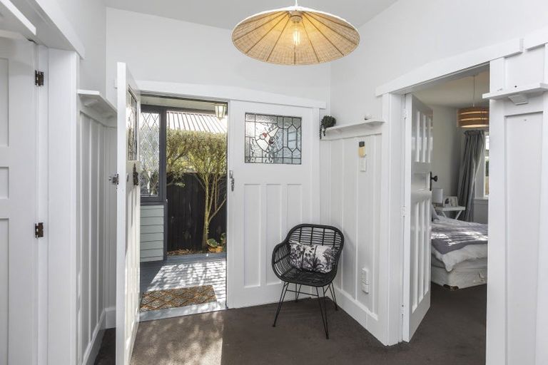 Photo of property in 1/31 Young Street, Somerfield, Christchurch, 8024