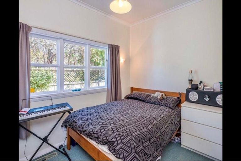 Photo of property in 6 Station Road, Khandallah, Wellington, 6035