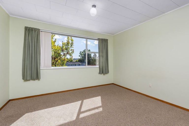 Photo of property in 3 Morriggia Place, Bayview, Auckland, 0629