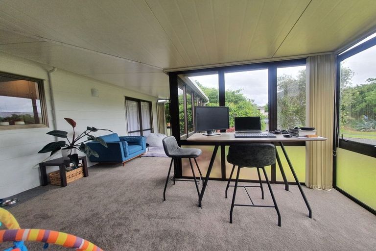 Photo of property in 1 Oakmont Place, Wattle Downs, Auckland, 2103