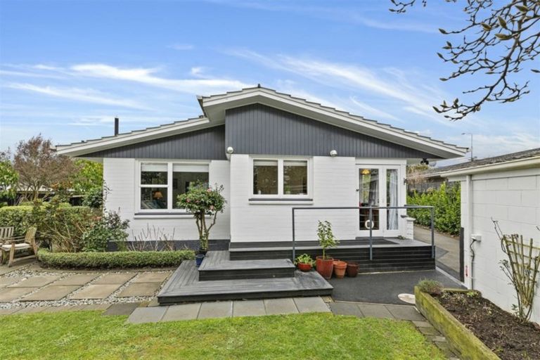 Photo of property in 2/228 Ilam Road, Ilam, Christchurch, 8041