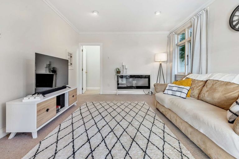 Photo of property in 8 Cochrane Street, Fairy Springs, Rotorua, 3015