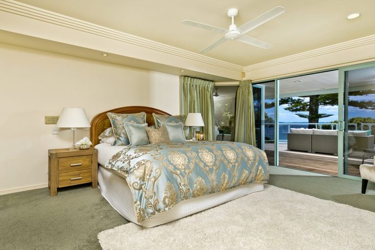 Photo of property in 32 Whitby Crescent, Mairangi Bay, Auckland, 0630