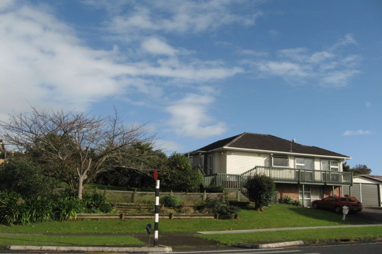 Photo of property in 127 Gossamer Drive, Pakuranga Heights, Auckland, 2010