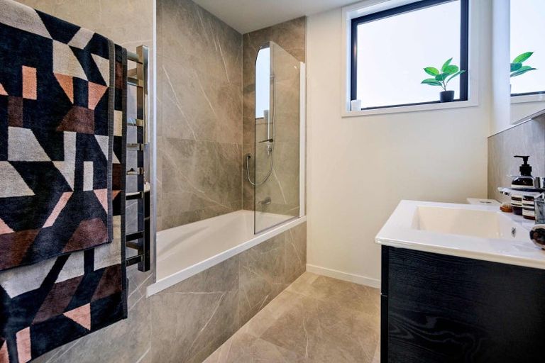 Photo of property in 15 Ara Toutouwai, Karori, Wellington, 6012