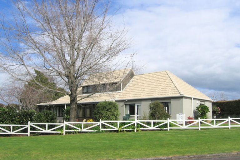 Photo of property in 2 Dysart Road, Otumoetai, Tauranga, 3110
