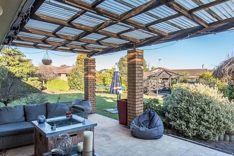 Photo of property in 5 Chilton Drive, Paraparaumu, 5032