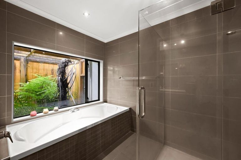 Photo of property in 21 Raddington Way, Huntington, Hamilton, 3210