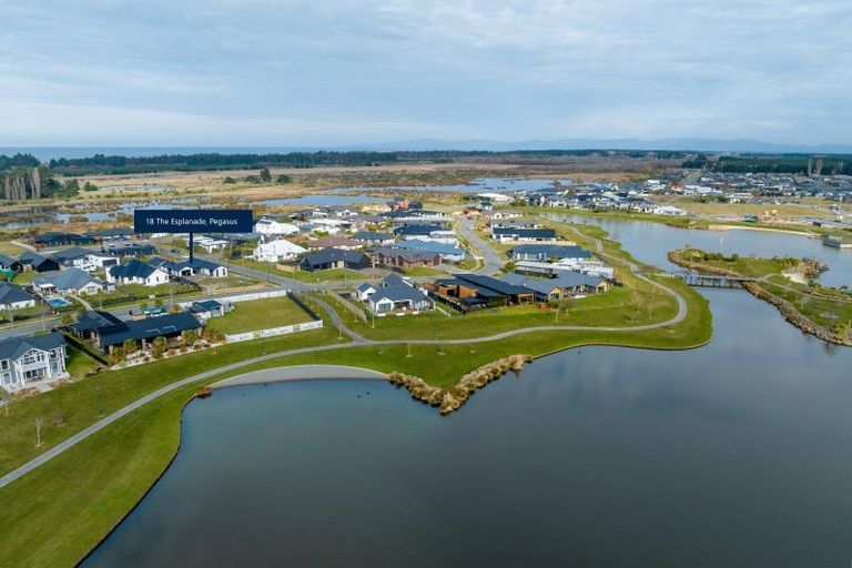 Photo of property in 18 The Esplanade, Pegasus, 7612