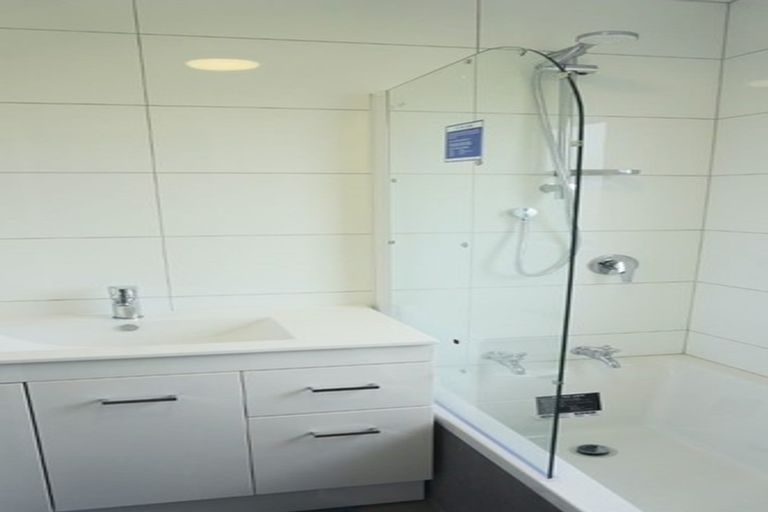 Photo of property in 11 Amerce Place, Highland Park, Auckland, 2010