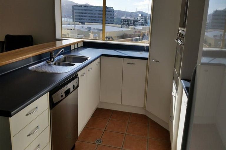 Photo of property in 5c/5 Kent Terrace, Mount Victoria, Wellington, 6011