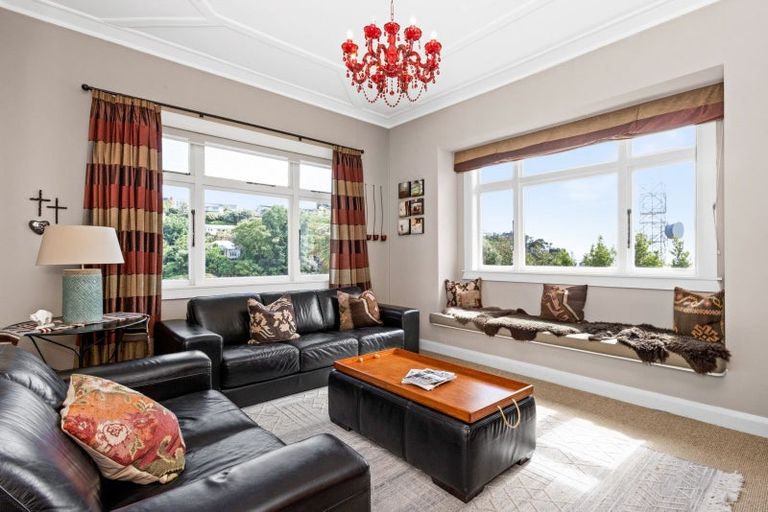 Photo of property in 6 Madeira Road, Bluff Hill, Napier, 4110