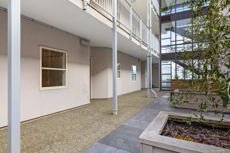 Photo of property in Luxford Villas, 105/72 Herald Street, Berhampore, Wellington, 6023